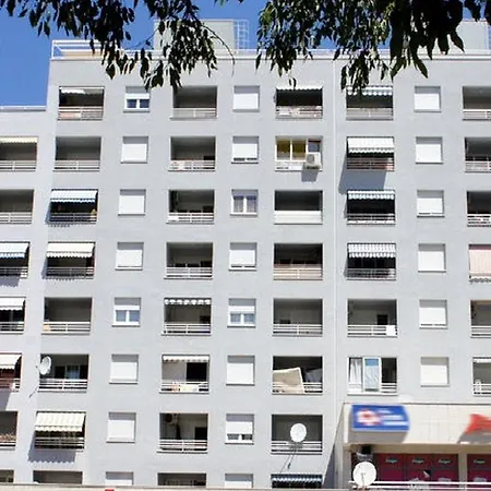 Apartment View Split