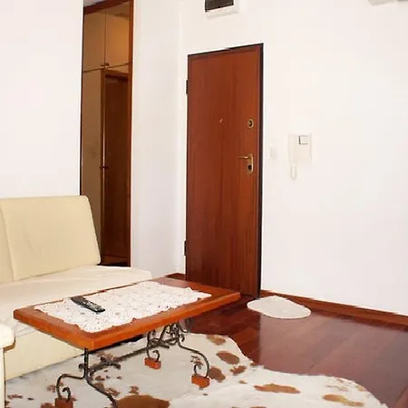 Apartment View Split