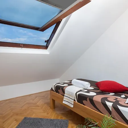 View Apartment Split